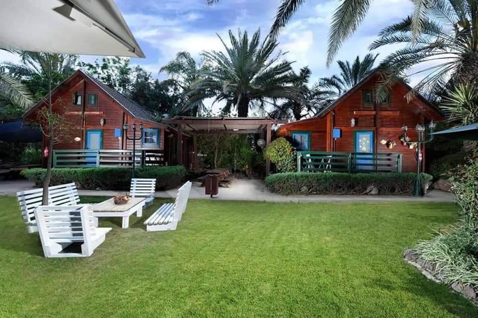 Family Cabin Menaẖemya المظهر الخارجي الصورة