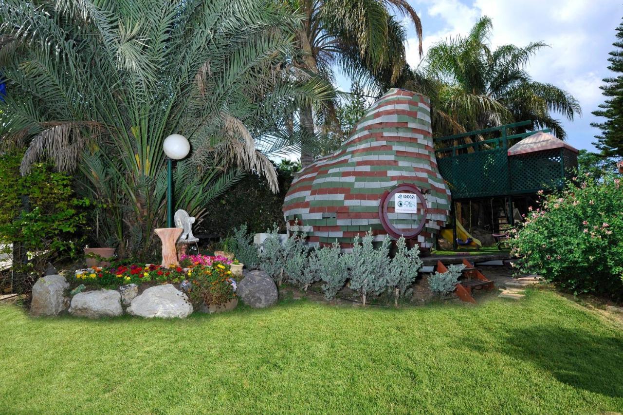 Family Cabin Menaẖemya المظهر الخارجي الصورة