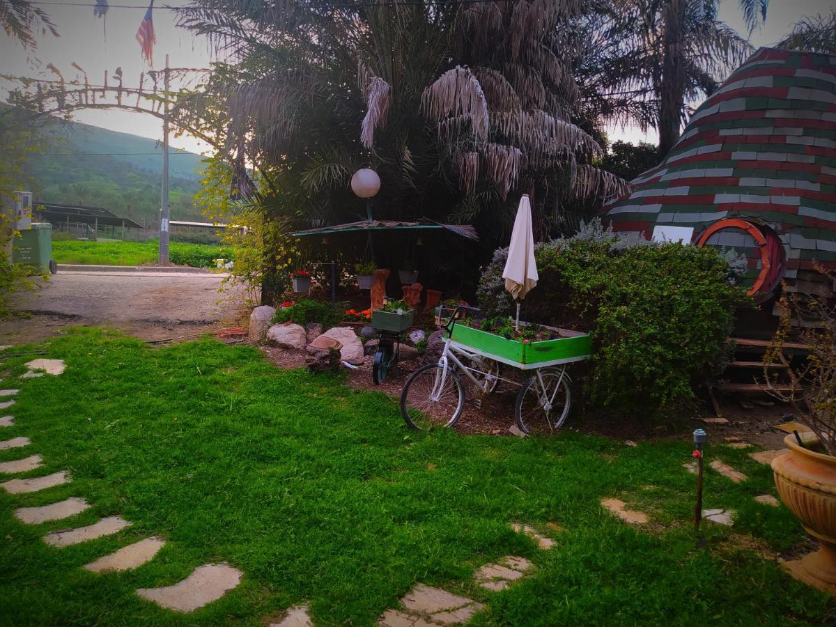 Family Cabin Menaẖemya المظهر الخارجي الصورة